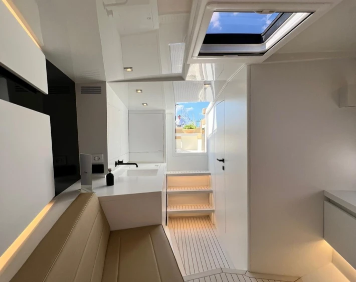 Location de yacht VanDutch 40 à Sainte-Maxime